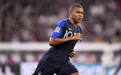 猫头鹰体育快讯-加维训练中脚后跟破门惊呆众人